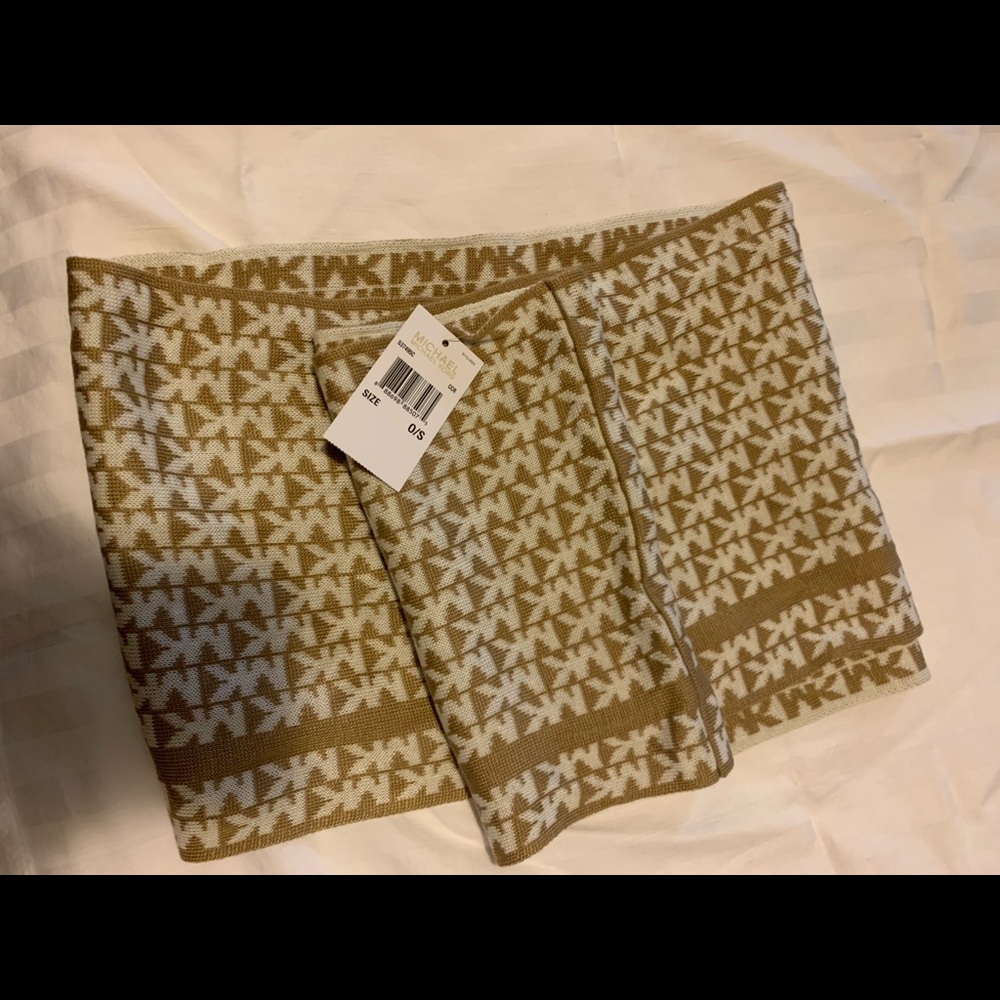 Michael Kors MK infinity scarf